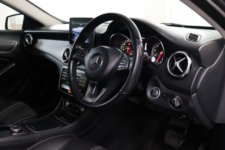 Mercedes-Benz GLA GLA 180 URBAN EDITION 5
