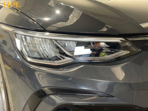 Volkswagen Golf 1.5 eTSI MHEV R-Line Hatchback 5dr Petrol Hybrid DSG Euro 6 (s/s) (150 ps) 9