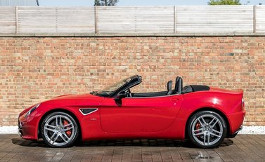 Alfa Romeo 8C Spider 2