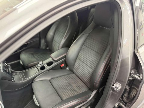 Mercedes-Benz GLA 1.6 GLA180 AMG Line Edition SUV 5dr Petrol 7G-DCT Euro 6 (s/s) (122 ps) 16