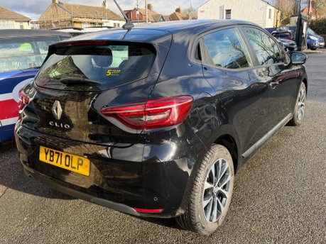 Renault Clio ICONIC TCE 7