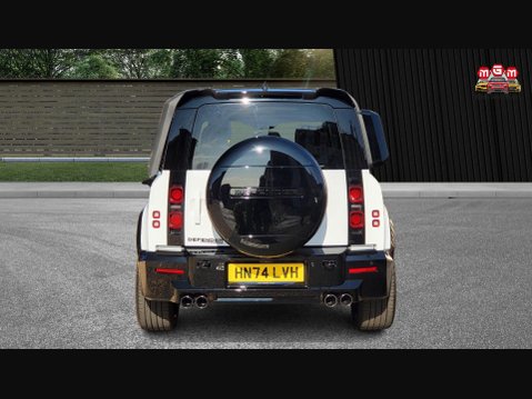 Land Rover Defender X-DYNAMIC SE 8