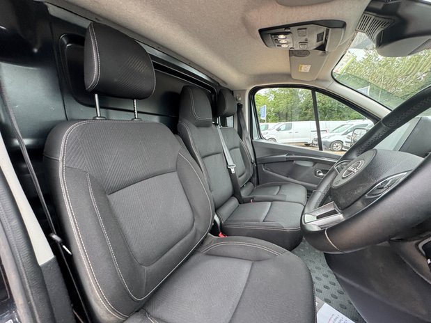 Nissan Primastar LWB L2H1 [SOLD MT] Low Roof Tekna Air Con Alloys Cam Nav Sensors EURO 6 14