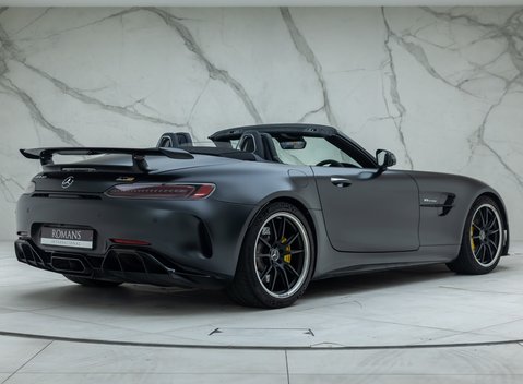 Mercedes-Benz AMG GT R Roadster 9