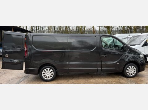 Vauxhall Vivaro 1.6 CDTi 2900 Sportive L2 H1 Euro 6 5dr 9