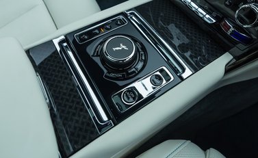 Rolls-Royce Cullinan BLACK BADGE 29