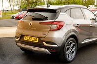 Renault Captur TECHNO E-TECH 8
