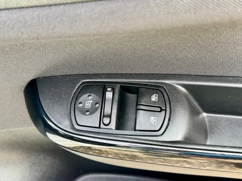 Vauxhall Corsa SRI VX-LINE NAV BLACK S/S 18