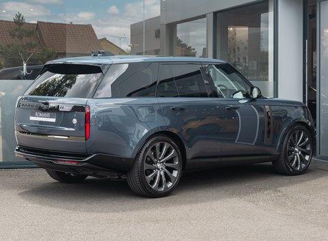 Land Rover Range Rover P530 SV 4