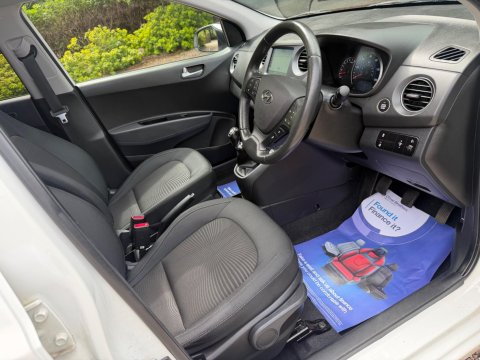 Hyundai i10 1.2 Premium SE Euro 6 5dr 17