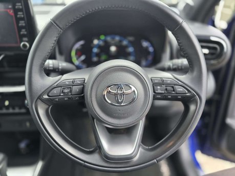 Toyota Yaris Cross 1.5 VVT-h Design SUV 5dr Petrol Hybrid E-CVT Euro 6 (s/s) (116 ps) 31