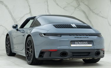 Porsche 911 Targa 4 GTS (992) 11