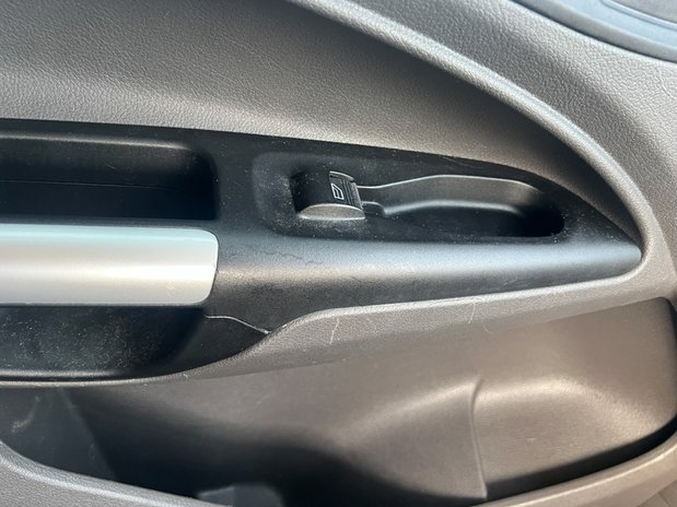Ford Transit Connect AUTO SWB L1H1 Limited 200 Air Con Alloys Sensors EURO 6 NO VAT 42