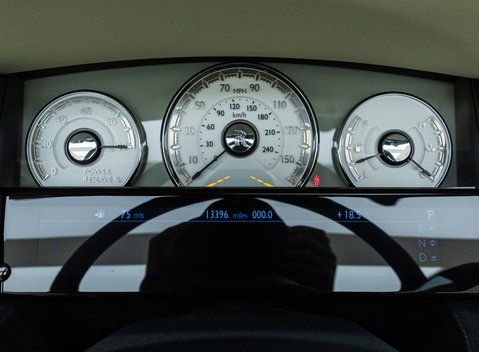 Rolls-Royce Dawn V12 21