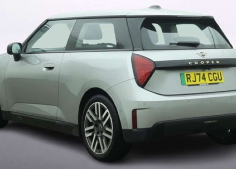 Mini Cooper E 40.7kWh Classic Hatchback 3dr Electric Auto (184 ps) 8