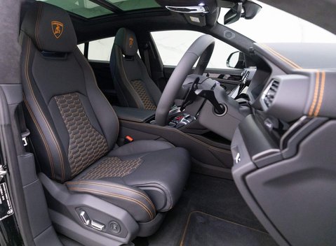 Lamborghini Urus V8 6