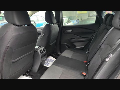 Nissan Qashqai DIG-T N-CONNECTA MHEV 18