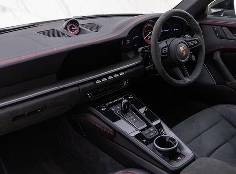 Porsche 911 CARRERA GTS (992) 14