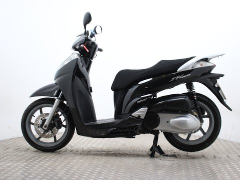 Honda SH300i 8