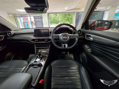 MG HS 1.5 T-GDI 16.6kWh Exclusive Auto Euro 6 (s/s) 5dr 52