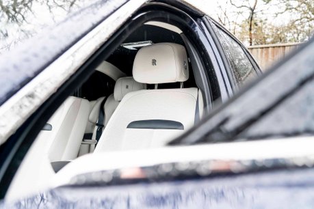 Rolls-Royce Ghost V12. STARLIGHT. H, C & M SEATS. REAR ENTERTAINMENT. HUD. A/CRUISE CONTROL 5