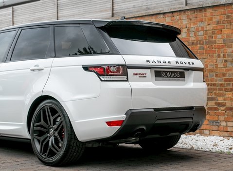Land Rover Range Rover Sport 3.0 SDV6 HSE Dynamic 25