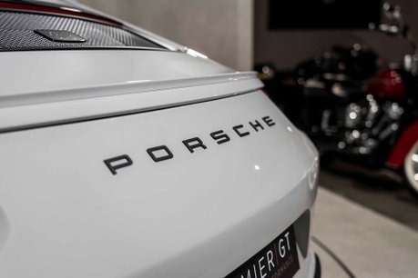 Porsche 911 GT3 TOURING. 1 OF 47 RHD CARS IN THE UK. 1 OF 4 IN CRAYON. HOUNDSTOOTH INTERIOR 42