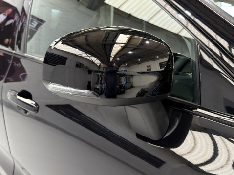 Volvo XC60 B5 ULTRA BLACK EDITION AWD 105