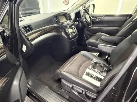 Nissan Elgrand E52 3.5 V6 4WD Highway Star, PNE52 25