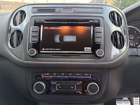 Volkswagen Tiguan 2.0 TDI BlueMotion Tech R-Line SUV 5dr Diesel DSG 4WD Euro 5 (s/s) (177 ps) 17