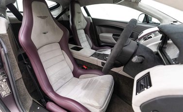 Aston Martin Vantage S V12 6