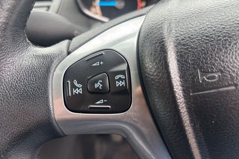 Ford Fiesta ZETEC.. 13 SERVICES.. 1 PREVIOUS KEEPER.. £35 ROAD TAX 16