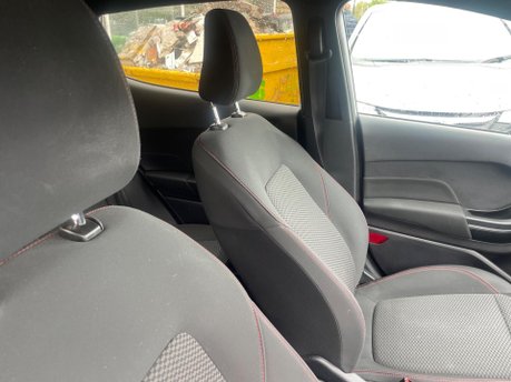 Ford Fiesta ST-LINE 10