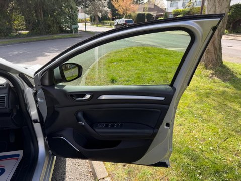 Renault Megane 1.3 TCe Iconic EDC Euro 6 (s/s) 5dr 56