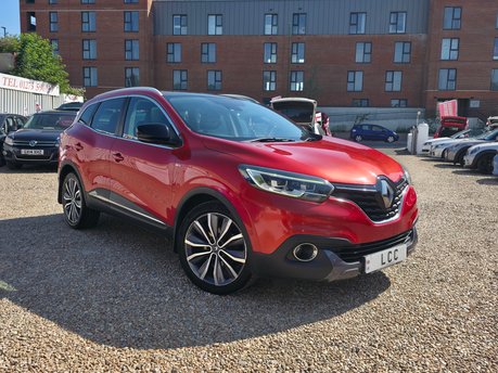 Renault Kadjar SIGNATURE NAV TCE AUTOMATIC..GLASS ROOF.9 SERVICES