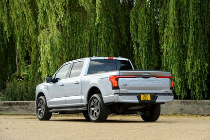 Ford Lightning Lariat Electric 4