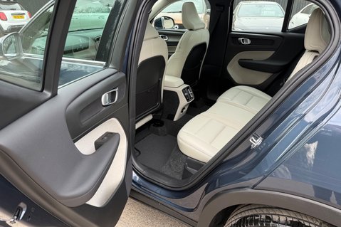 Volvo XC40 B4 INSCRIPTION MHEV 27