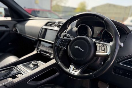 Jaguar F-Pace 3.0 F-PACE V6 S AWD D Auto 4WD 5dr 17