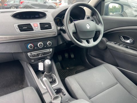Renault Megane 1.6 16V I-Music Euro 5 5dr 15