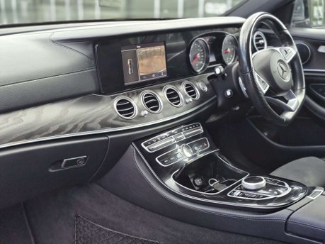 Mercedes-Benz E Class 2.0 E220d AMG Line Saloon 4dr Diesel G-Tronic+ Euro 6 (s/s) (194 ps) 9