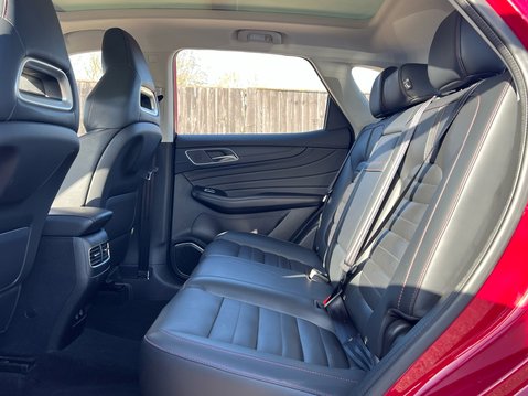 MG HS EXCLUSIVE DCT 9