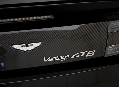 Aston Martin Vantage GT8 30