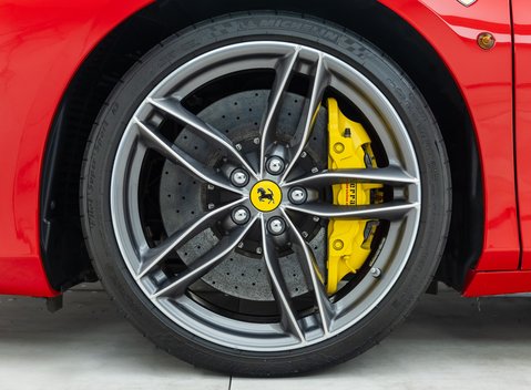 Ferrari 488 SPIDER 28