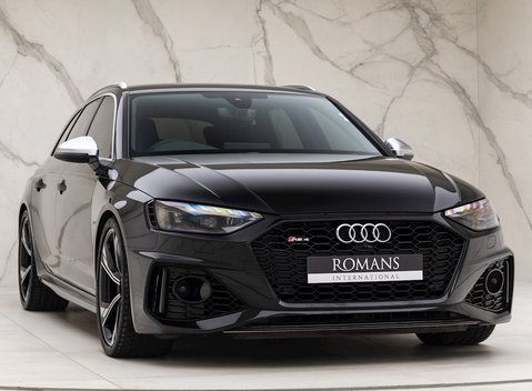 Audi RS4 Avant 1