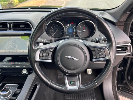 Jaguar F-Pace 2.0 D240 R-Sport Auto AWD Euro 6 (s/s) 5dr 25
