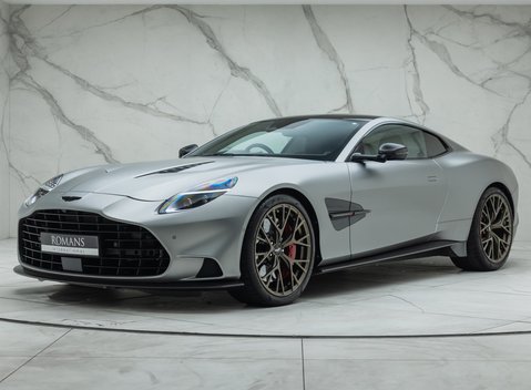Aston Martin Vanquish V12 1