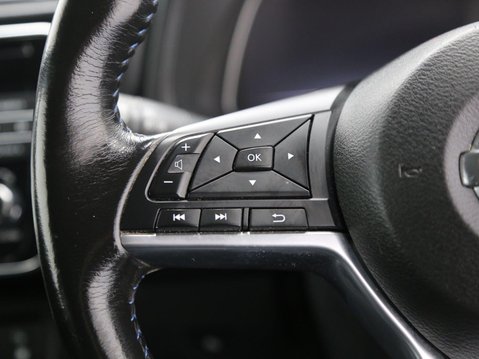 Nissan LEAF 40kWh Tekna Auto 5dr 11