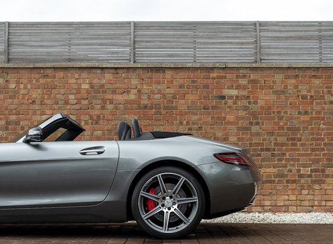 Mercedes-Benz SLS AMG Roadster 27