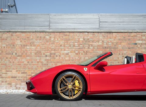 Ferrari 488 Spider 33
