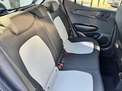 Hyundai i10 MPI PREMIUM 17